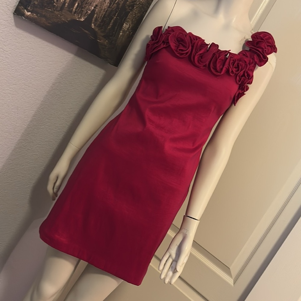One-shoulder dress